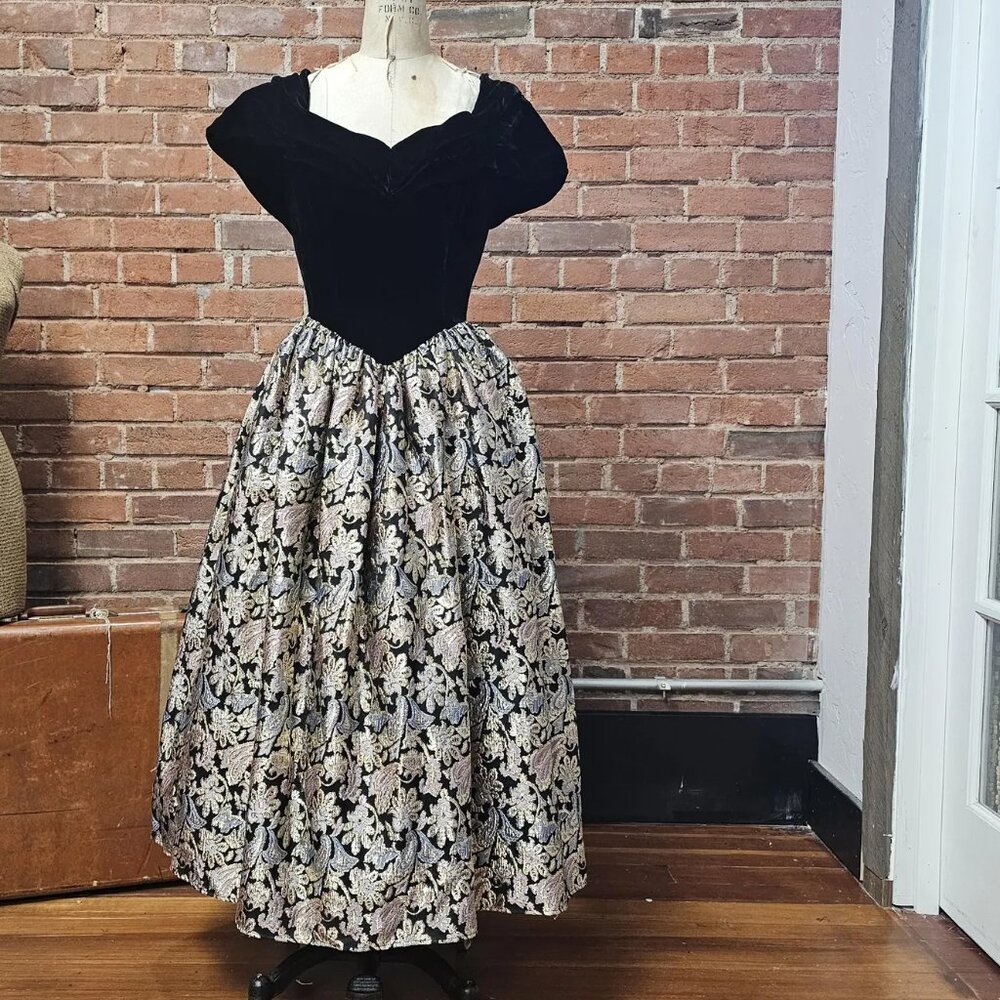 Vintage 1980s Jessica McClintock Designer Metallic Brocade & Velvet Party Dress